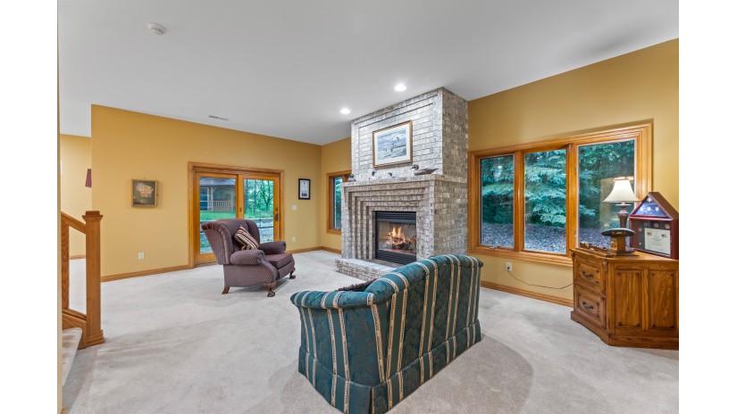 107 Ferris Dr North Prairie, WI 53153 by Shorewest Realtors $699,900