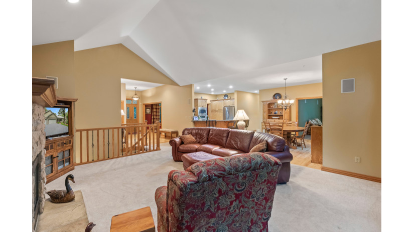 107 Ferris Dr North Prairie, WI 53153 by Shorewest Realtors $699,900