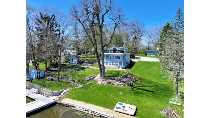 5725 E Peninsula Dr Waterford, WI 53185 by Shorewest Realtors $875,000