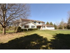 35490 Opengate Ct, Summit, WI 53066-8769