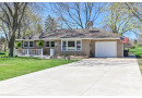 7443 S Shepard Ave, Oak Creek, WI 53154 by Shorewest Realtors $349,900