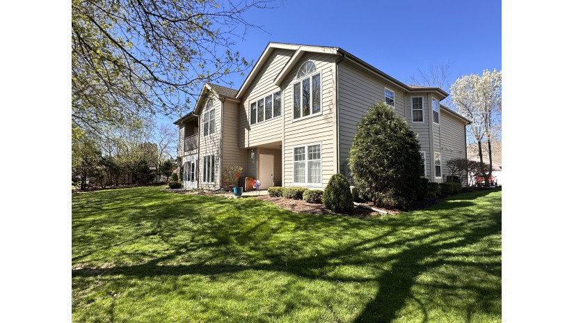 954 Dorothy Ct 9-D Burlington, WI 53105 by Shorewest Realtors $229,000