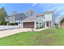 1004 W La Salle Ave, Glendale, WI 53209-4512