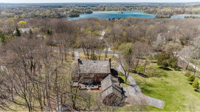 1218 N Lost Woods Rd Summit, WI 53066 by Shorewest Realtors $1,375,000