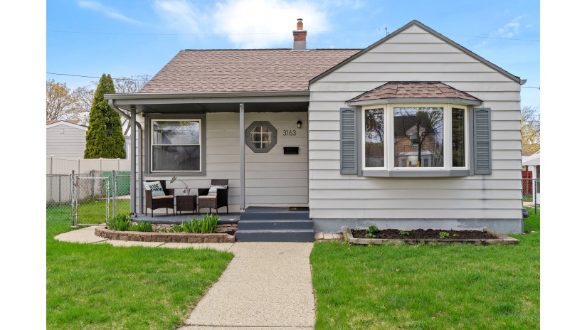 3163 S 22nd St Milwaukee, WI 53215 by Shorewest Realtors $199,900