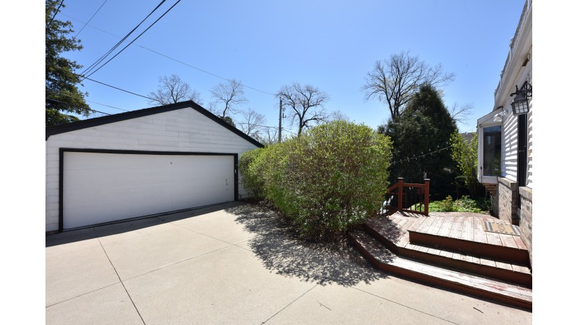 130 N 87th St Wauwatosa, WI 53226 by Shorewest Realtors $489,900