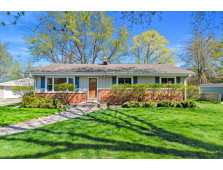 6340 N Willow Glen Ln, Glendale, WI 53209-3448