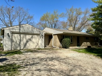 3434 N Green Bay Rd, Caledonia, WI 53404-1569