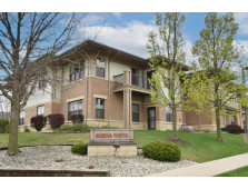 W129N6811 Northfield Dr 208, Menomonee Falls, WI 53051