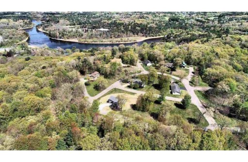 29 Eagles Nest, Baraboo, WI 53913