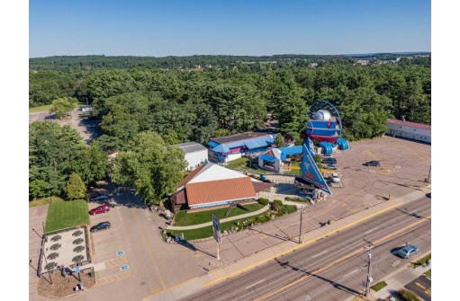 560 Wisconsin Dells Parkway, Wisconsin Dells, WI 53965