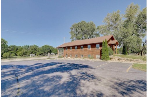 2425 New Pinery Road, Portage, WI 53901