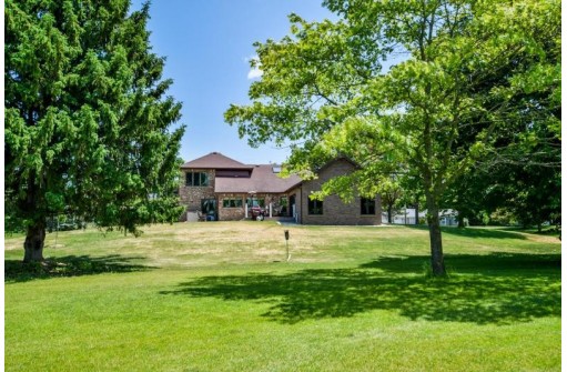 1432 Country Club Lane, Watertown, WI 53098