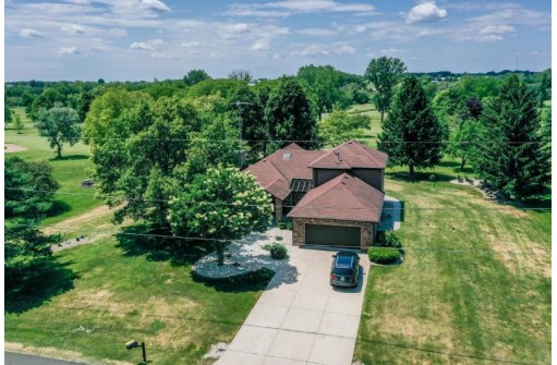 1432 Country Club Lane, Watertown, WI 53098