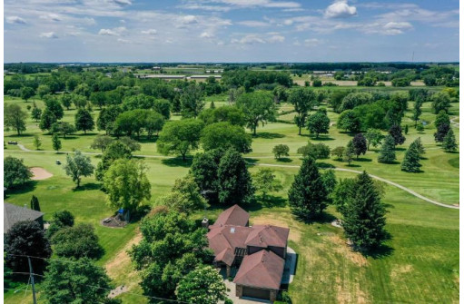 1432 Country Club Lane, Watertown, WI 53098