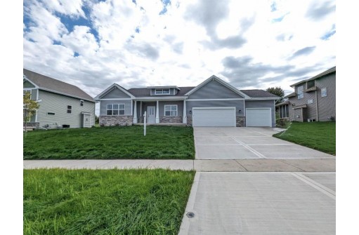 1809 St Olav Avenue, Mount Horeb, WI 53572