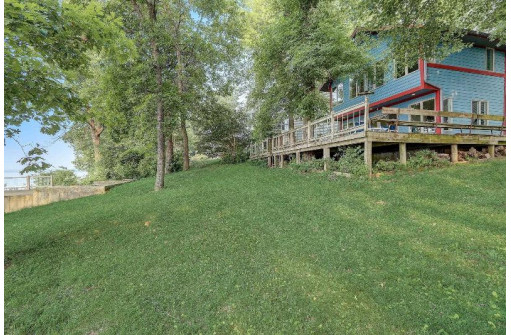 3272 Brooklyn Drive, Stoughton, WI 53589-3210