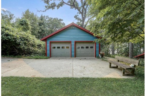 3272 Brooklyn Drive, Stoughton, WI 53589-3210