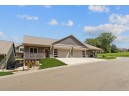 35 Sienna Hills Circle, Mount Horeb, WI 53572