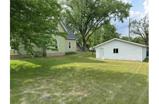 116 E Ormsby Street, Oxford, WI 53952