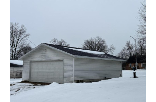 116 E Ormsby Street, Oxford, WI 53952