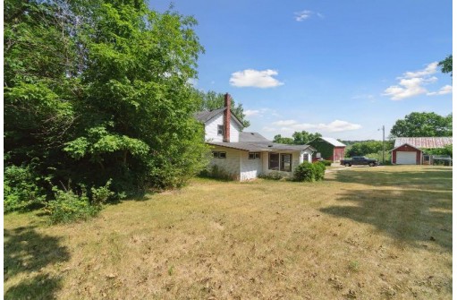 1728 S Coon Island Road, Orfordville, WI 53576