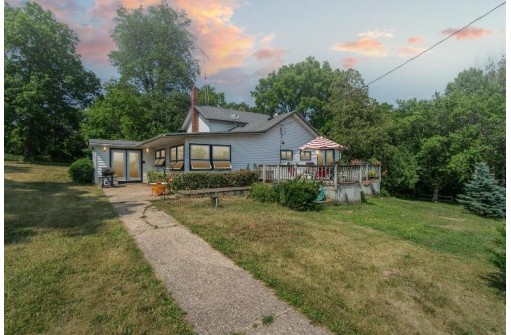 1728 S Coon Island Road, Orfordville, WI 53576