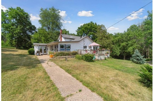 1728 S Coon Island Road, Orfordville, WI 53576