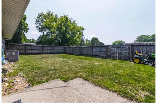 404 W Walworth Avenue, Delavan, WI 53115