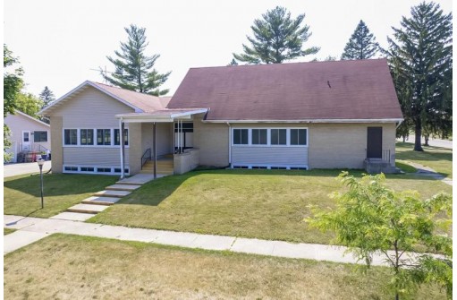 404 W Walworth Avenue, Delavan, WI 53115