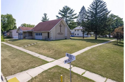 404 W Walworth Avenue, Delavan, WI 53115