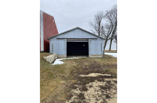 11329 Prairie Road, Darlington, WI 53530