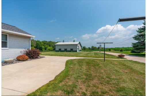 7752 Clinton Road, DeForest, WI 53532