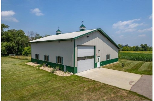 7752 Clinton Road, DeForest, WI 53532