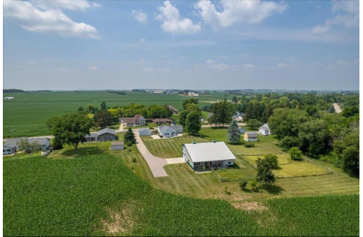 7752 Clinton Road, DeForest, WI 53532