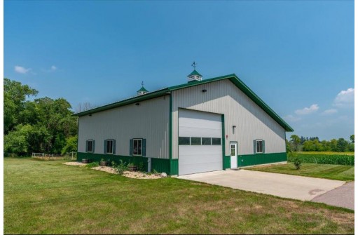 7752 Clinton Road, DeForest, WI 53532