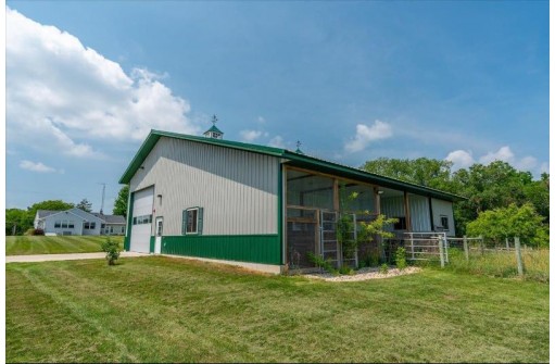 7752 Clinton Road, DeForest, WI 53532