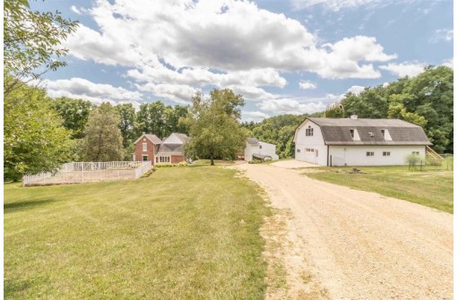 W10721 County Road O, Elroy, WI 53929