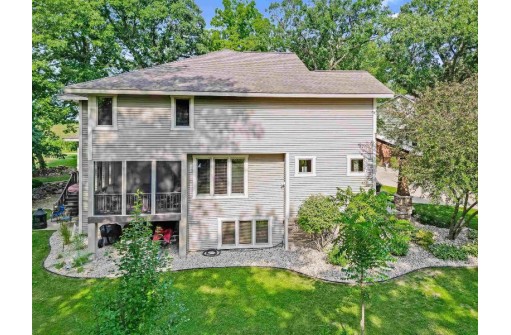 W8235 Elm Point Road, Lake Mills, WI 53551