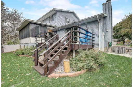 9 Sage Circle, Madison, WI 53704