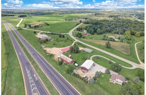 2669 County Road P, Mount Horeb, WI 53572