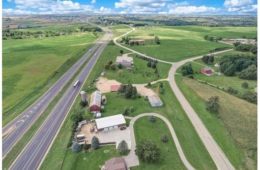 2669 County Road P, Mount Horeb, WI 53572