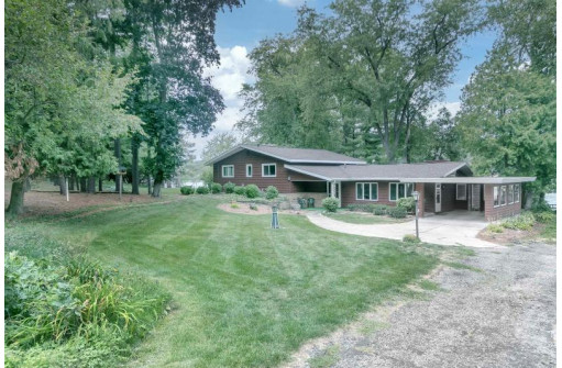 N3663 Tipperary Road, Poynette, WI 53955