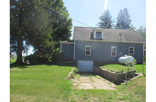 308 State Hwy 58 S, Cazenovia, WI 53924