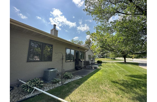 105 White Tail Drive 605, Sun Prairie, WI 53590