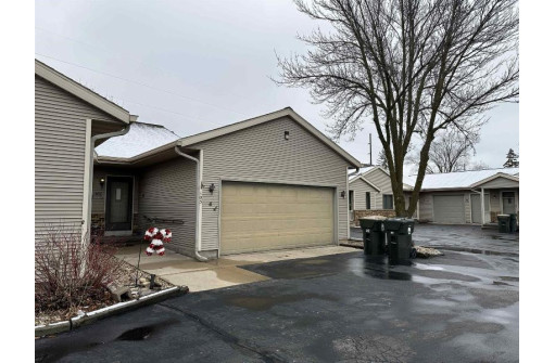 105 White Tail Drive 605, Sun Prairie, WI 53590