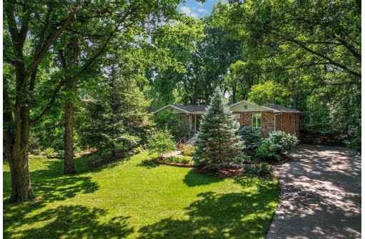 5622 Comanche Way, Madison, WI 53704