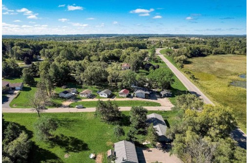 W5629 Sunset Terrace, Pardeeville, WI 53954