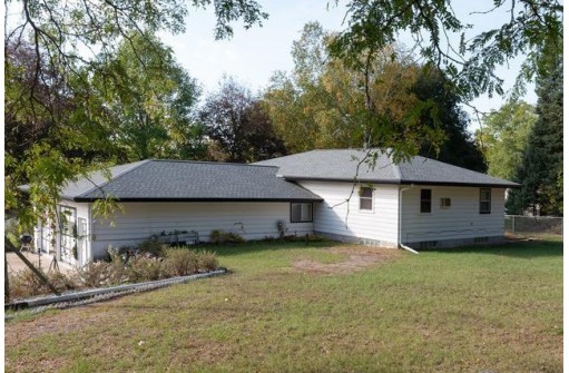 W11290 County Road V, Lodi, WI 53555