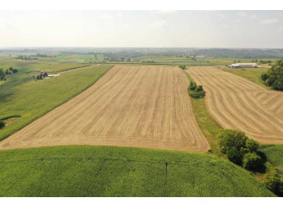 35.70+- ACRES Highway 81 Argyle, WI 53504